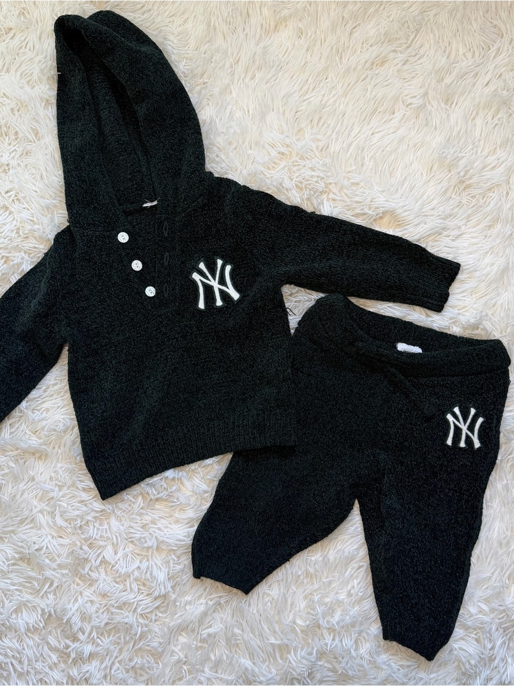 KITH NY Emerald Hooded Kids Sweater & Bottoms Set